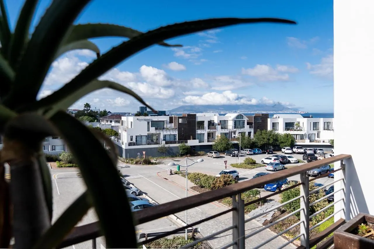 Modern Beachfront Eden On The Bay 210- 2 Bedroom, 2 Bathroom Bloubergstrand