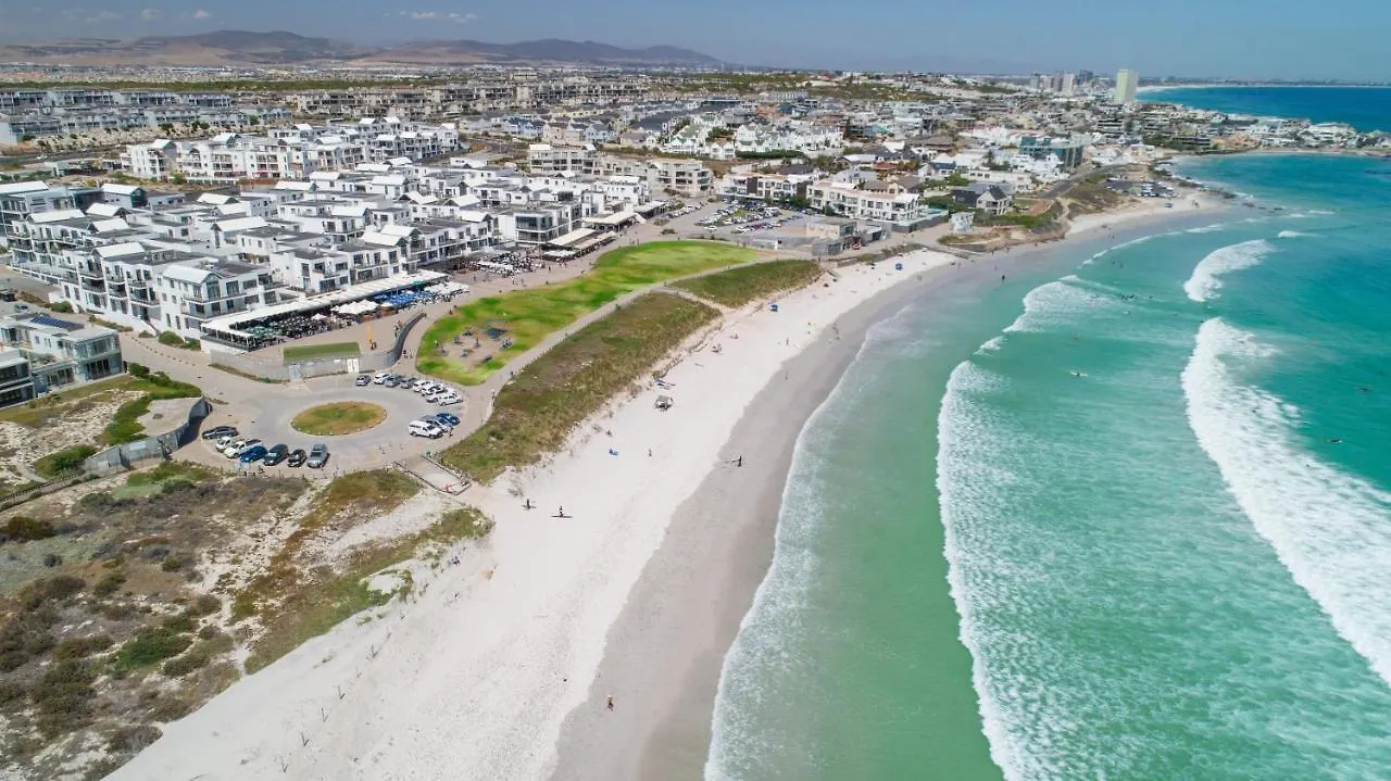 Modern Beachfront Eden On The Bay 210- 2 Bedroom, 2 Bathroom Bloubergstrand