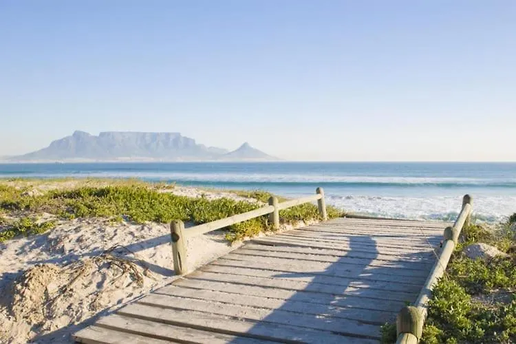 Apartment Modern Beachfront Eden On The Bay 210- 2 Bedroom, 2 Bathroom Bloubergstrand Südafrika